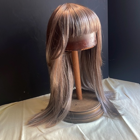 Wig #1211 - Picture 3 of 6